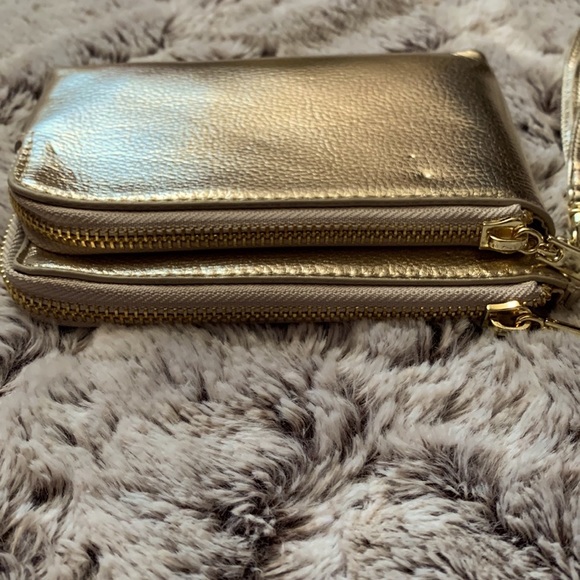 TARGET plain gold wristlet - Picture 3 of 6